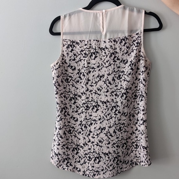 Flowy top size small - Picture 2 of 2
